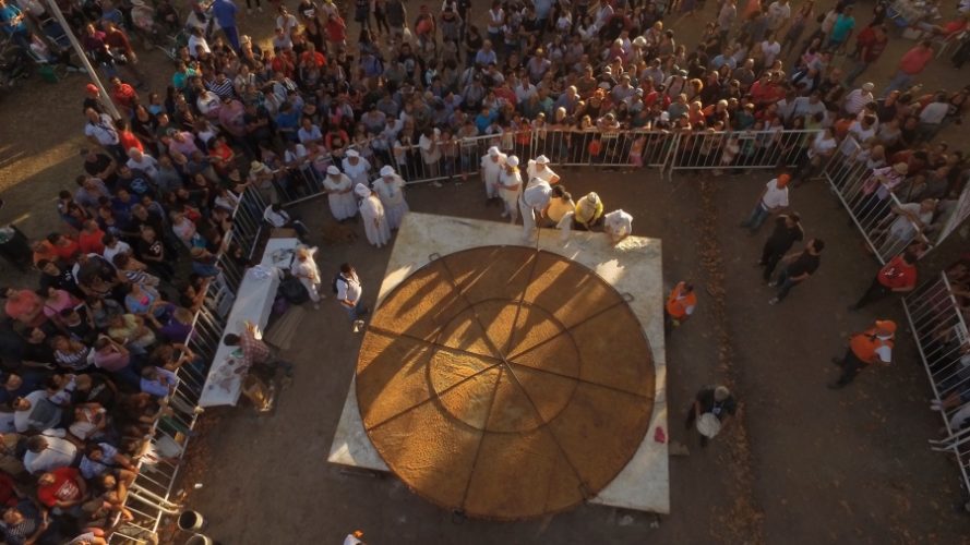 Argentina Rompi El Record De La Torta Frita M S Grande Del Mundo