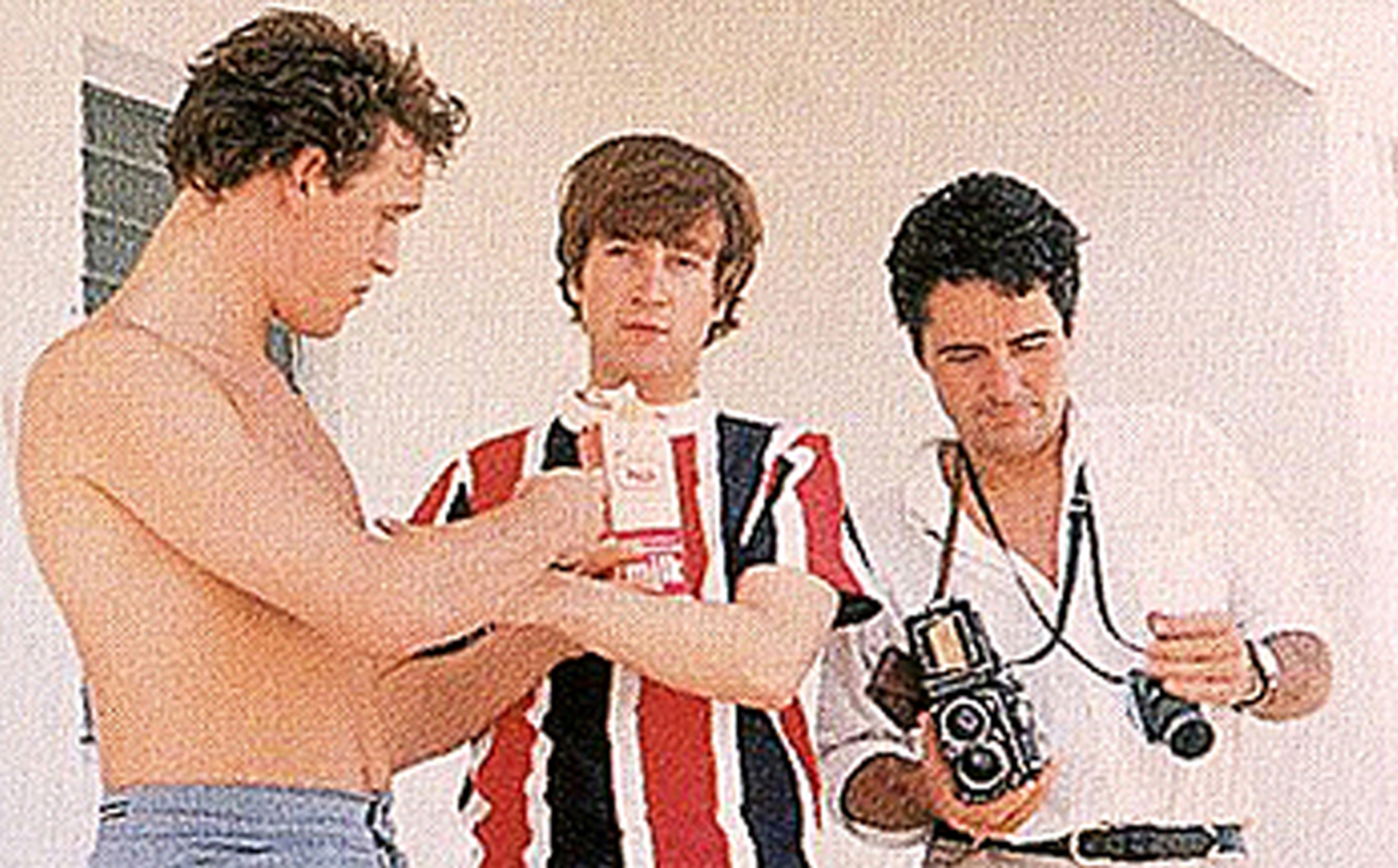 La inédita foto de John Lennon con la camiseta de Chacarita