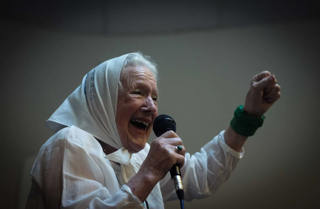 A Los A Os Muri Nora Corti As Hist Rica Madre De Plaza De Mayo