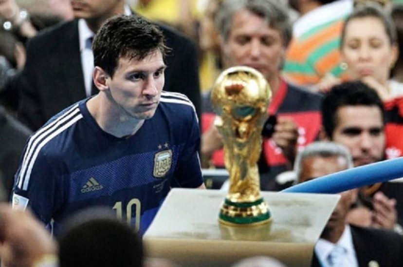 Lionel Messi, cada vez más lejos de la Copa del Mundo.