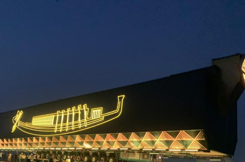barco faraon keops
