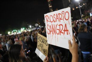 Protesta por la violencia en Rosario.