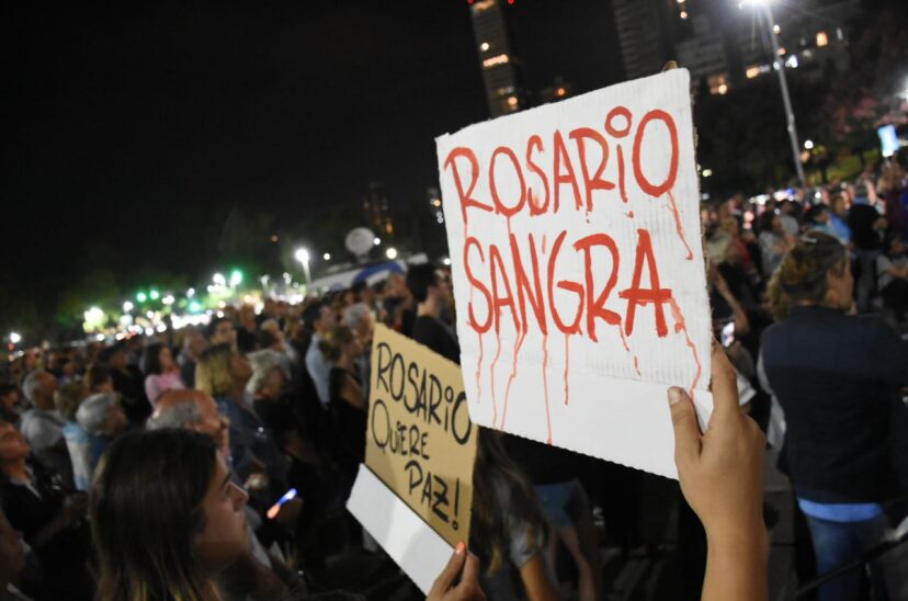 Protesta por la violencia en Rosario.