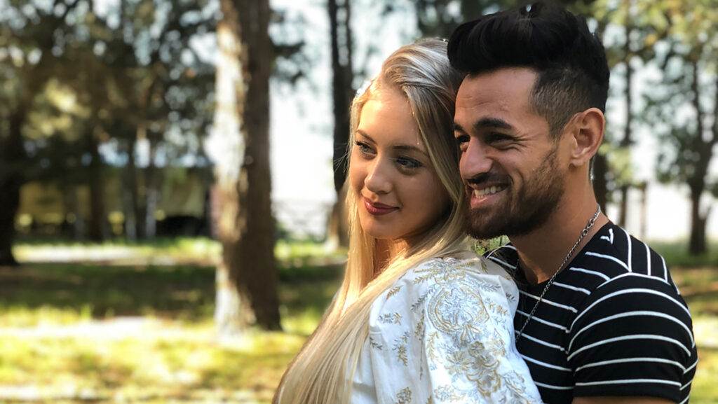 lautaro acosta con su pareja