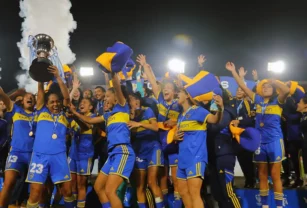 Las jugadoras de Boca tras consagrarse en el campeonato.