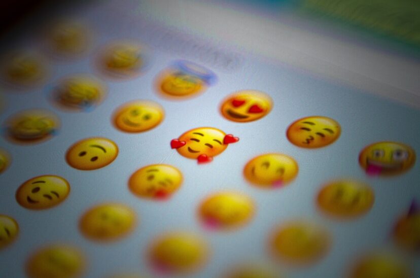 día mundial del emoji whatsapp