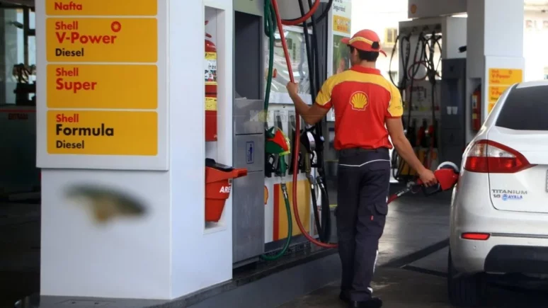 Trabajador de Shell - aumento de combustibles