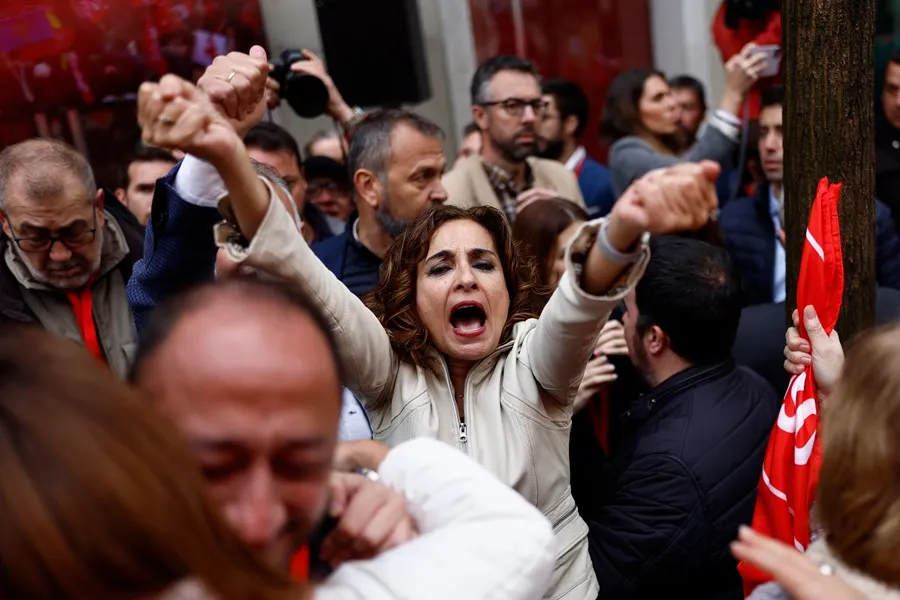María Jesús Montero sale a la calle para unirse a la manifestación. España.