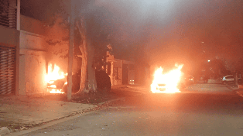 Ataque quemacoches en Rosario
