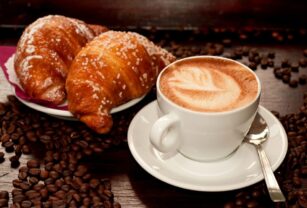 café con medialunas