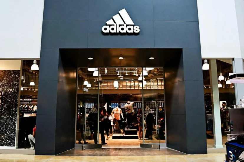 OUTLET DE ADIDAS donde quedan los 6 locales a la calle