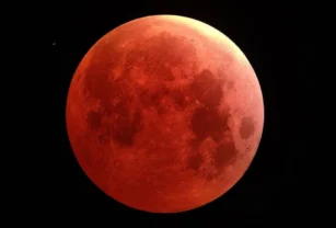 eclipse luna roja