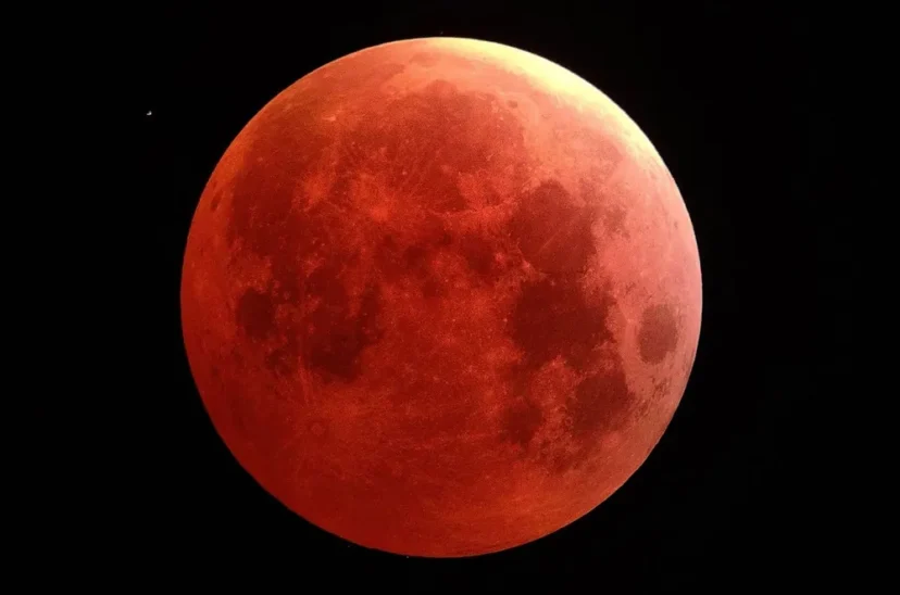 eclipse luna roja